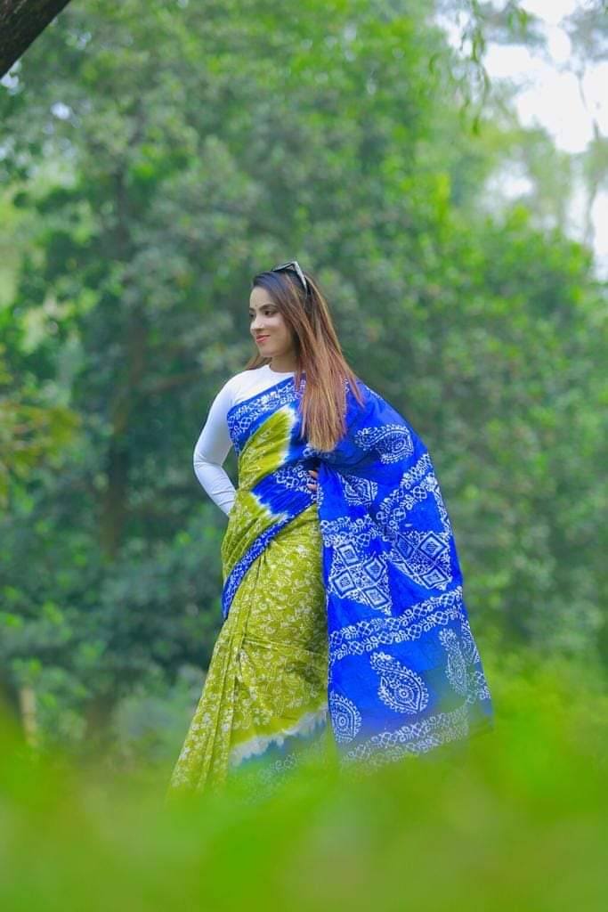 কটন ভেজিটেবল বাটিক শাড়ি